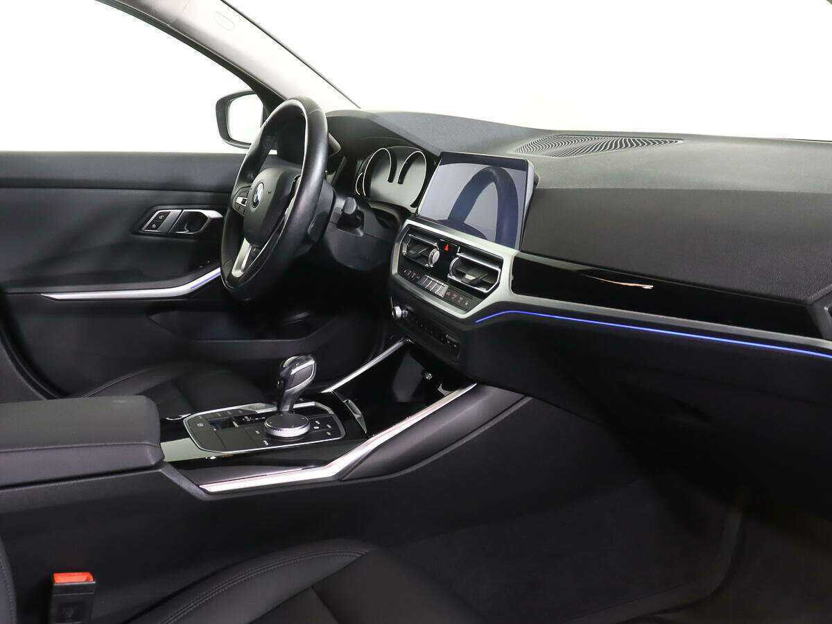 BMW 3 серии с пробегом — 2020 год. Фото: #7