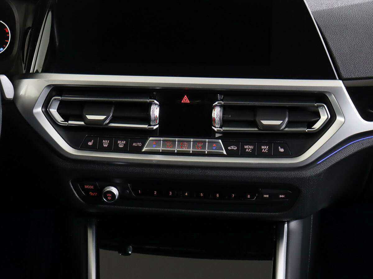 BMW 3 серии с пробегом — 2020 год. Фото: #11