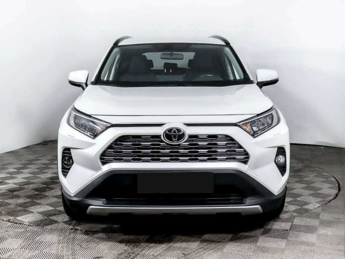 Toyota RAV4 с пробегом — 2020 год. Фото: #1