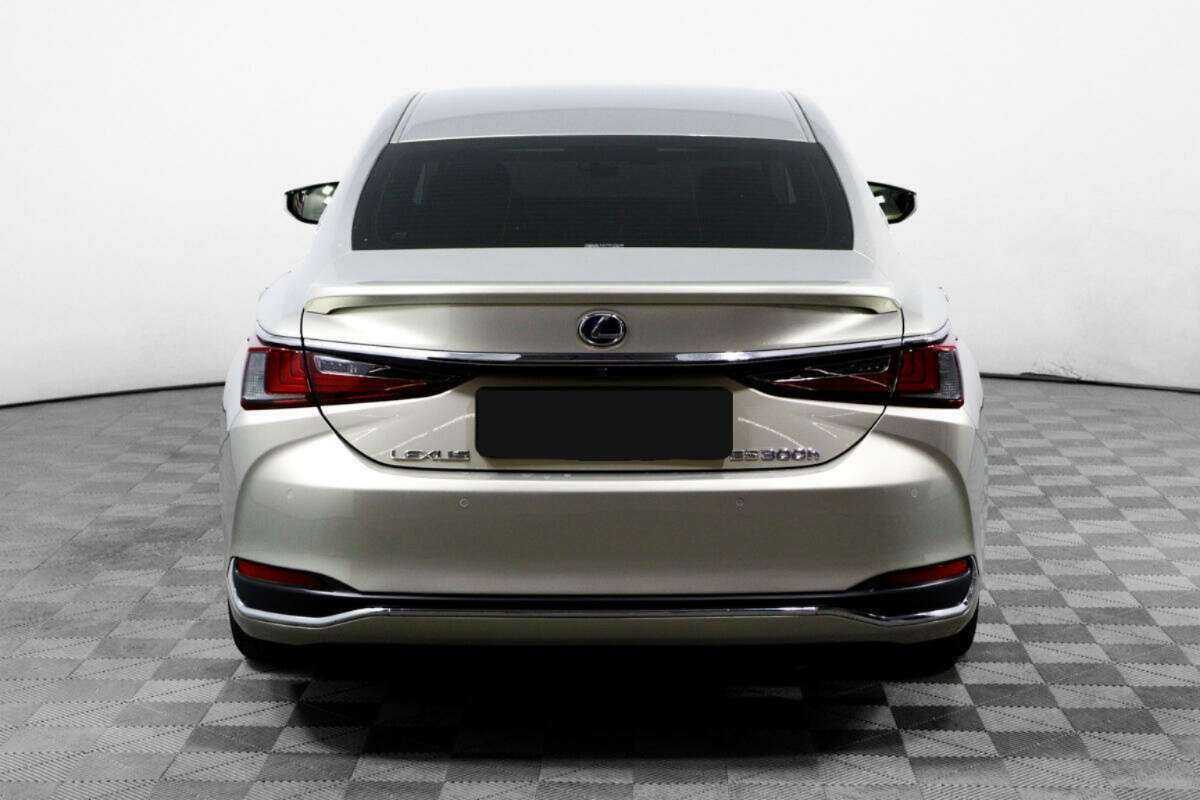 Lexus ES с пробегом — 2018 год. Фото: #5