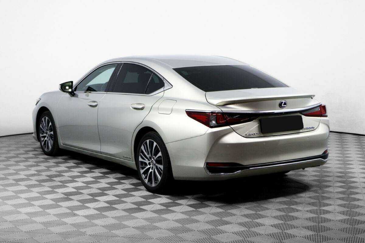 Lexus ES с пробегом — 2018 год. Фото: #6