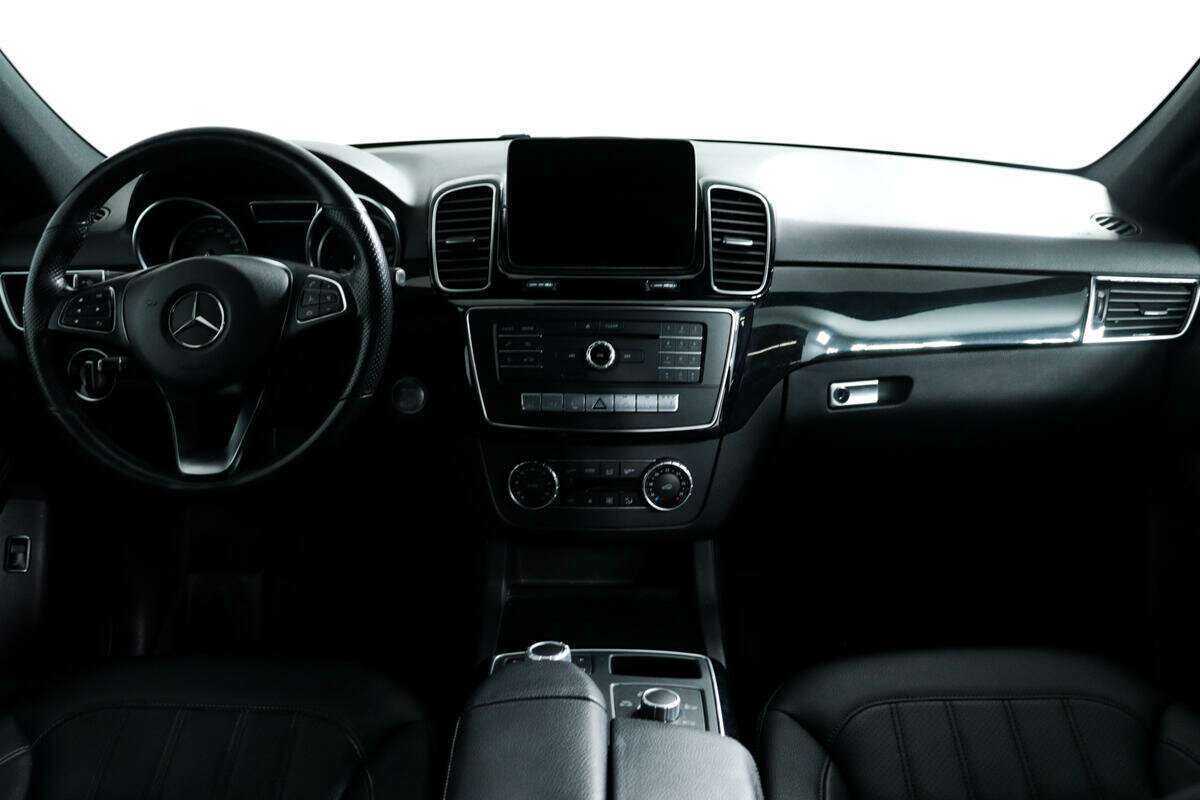 Mercedes-Benz GLE с пробегом — 2018 год. Фото: #10