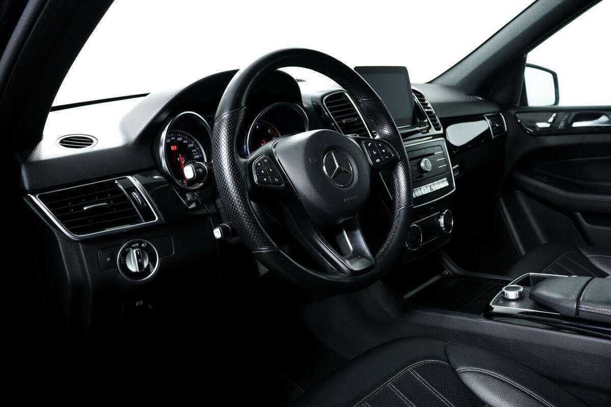 Mercedes-Benz GLE с пробегом — 2018 год. Фото: #12