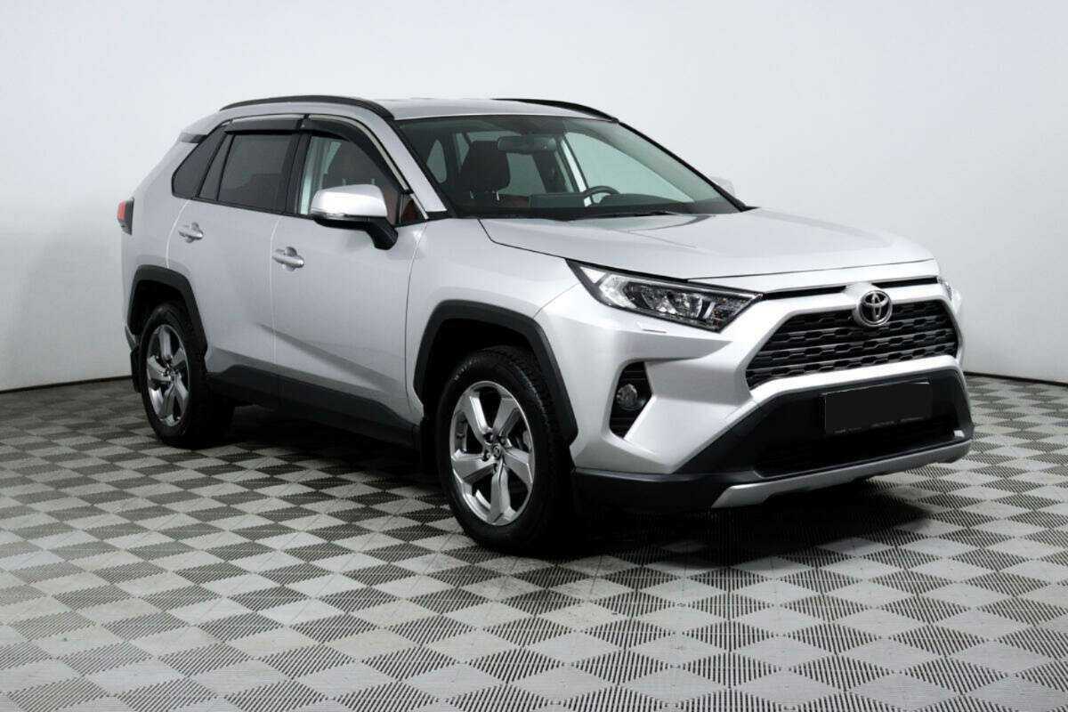 Toyota RAV4 с пробегом — 2021 год. Фото: #2