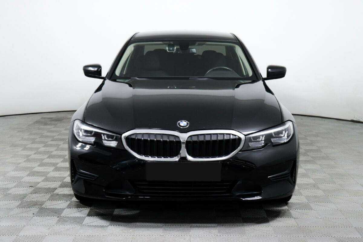 BMW 3 серии с пробегом — 2021 год. Фото: #1