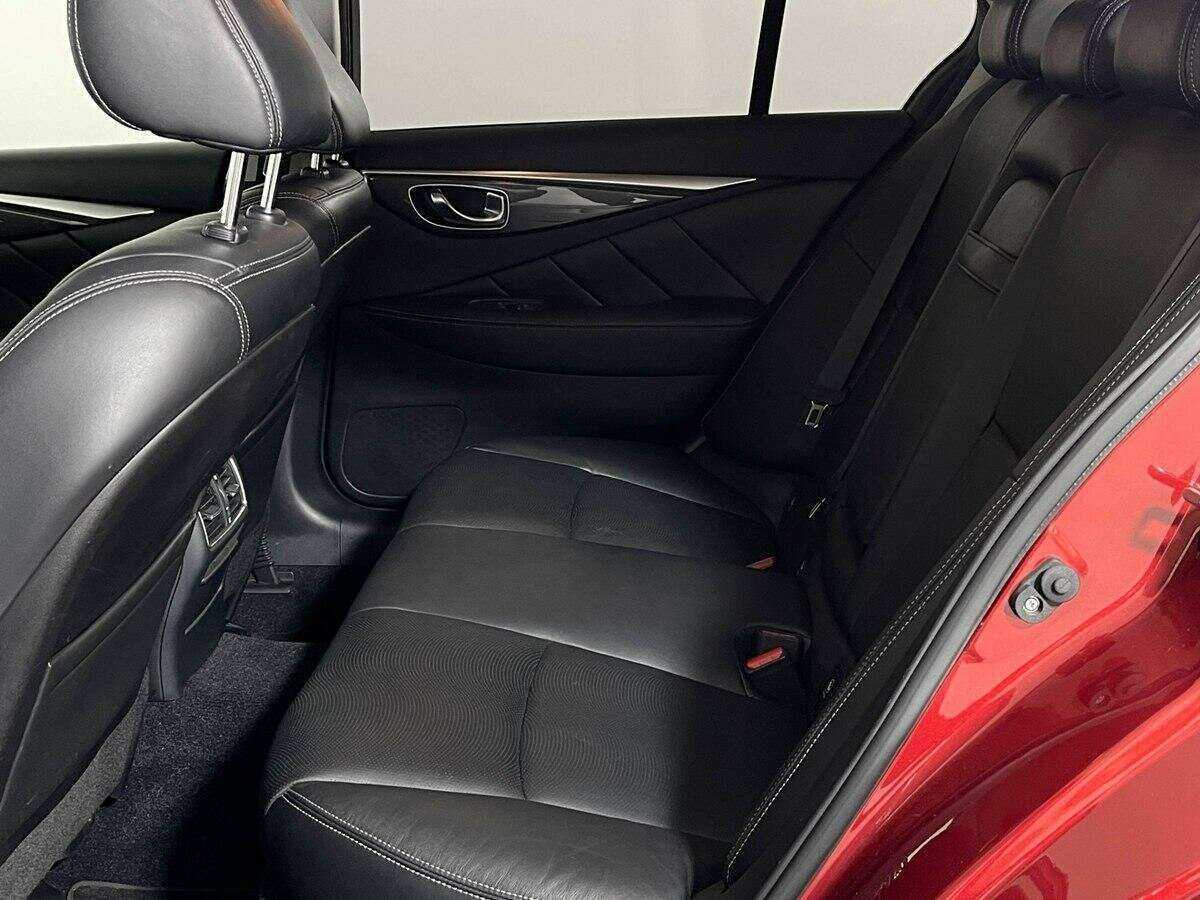 Infiniti Q50 с пробегом — 2015 год. Фото: #7