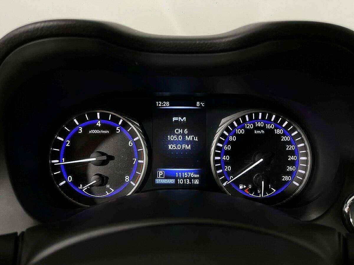 Infiniti Q50 с пробегом — 2015 год. Фото: #8