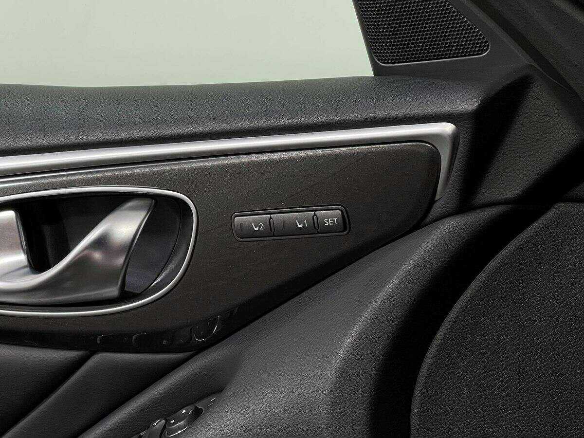 Infiniti Q50 с пробегом — 2015 год. Фото: #11