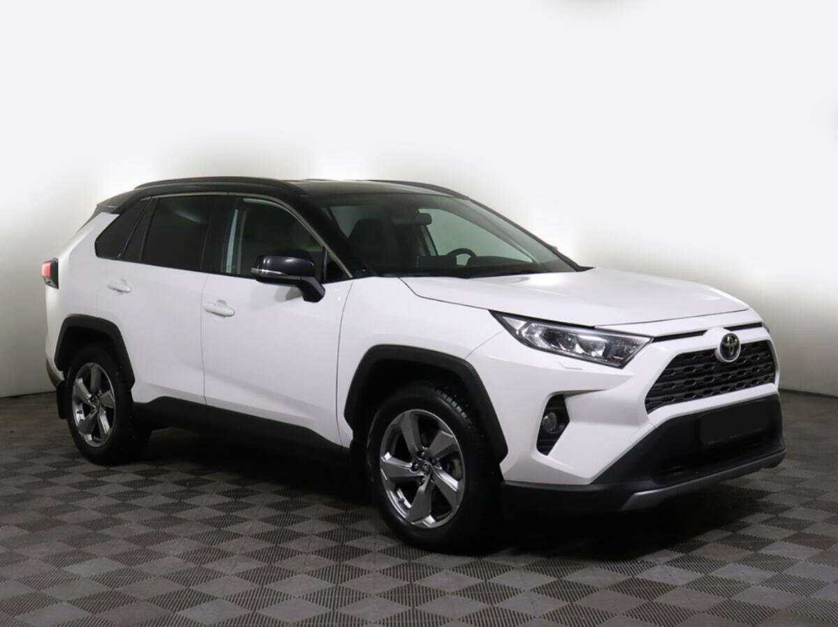 Toyota RAV4 с пробегом — 2020 год. Фото: #1