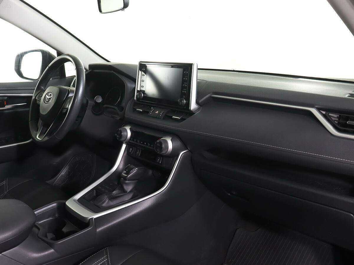 Toyota RAV4 с пробегом — 2020 год. Фото: #9