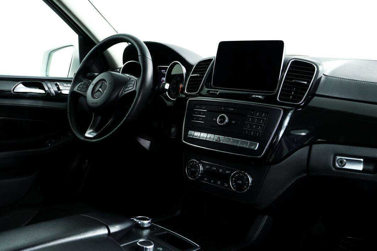 Mercedes-Benz GLE с пробегом — 2015 год. Фото: #8