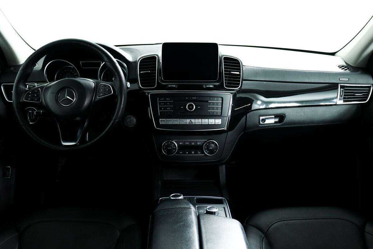 Mercedes-Benz GLE с пробегом — 2015 год. Фото: #10