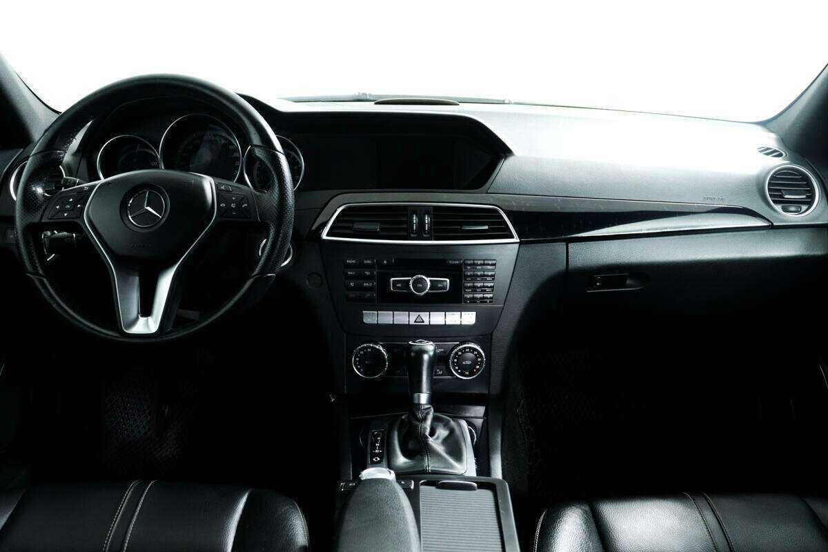 Mercedes-Benz C-Класс с пробегом — 2011 год. Фото: #10