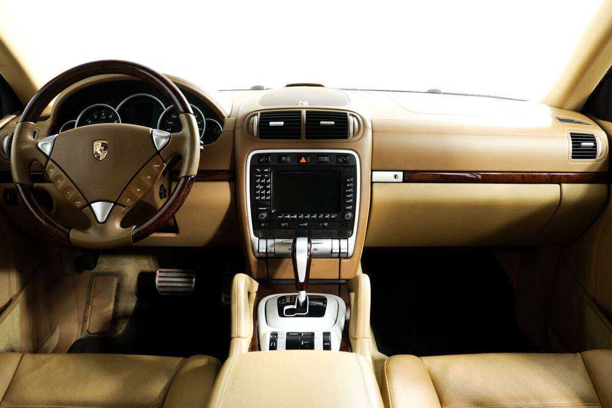 Porsche Cayenne с пробегом — 2008 год. Фото: #10
