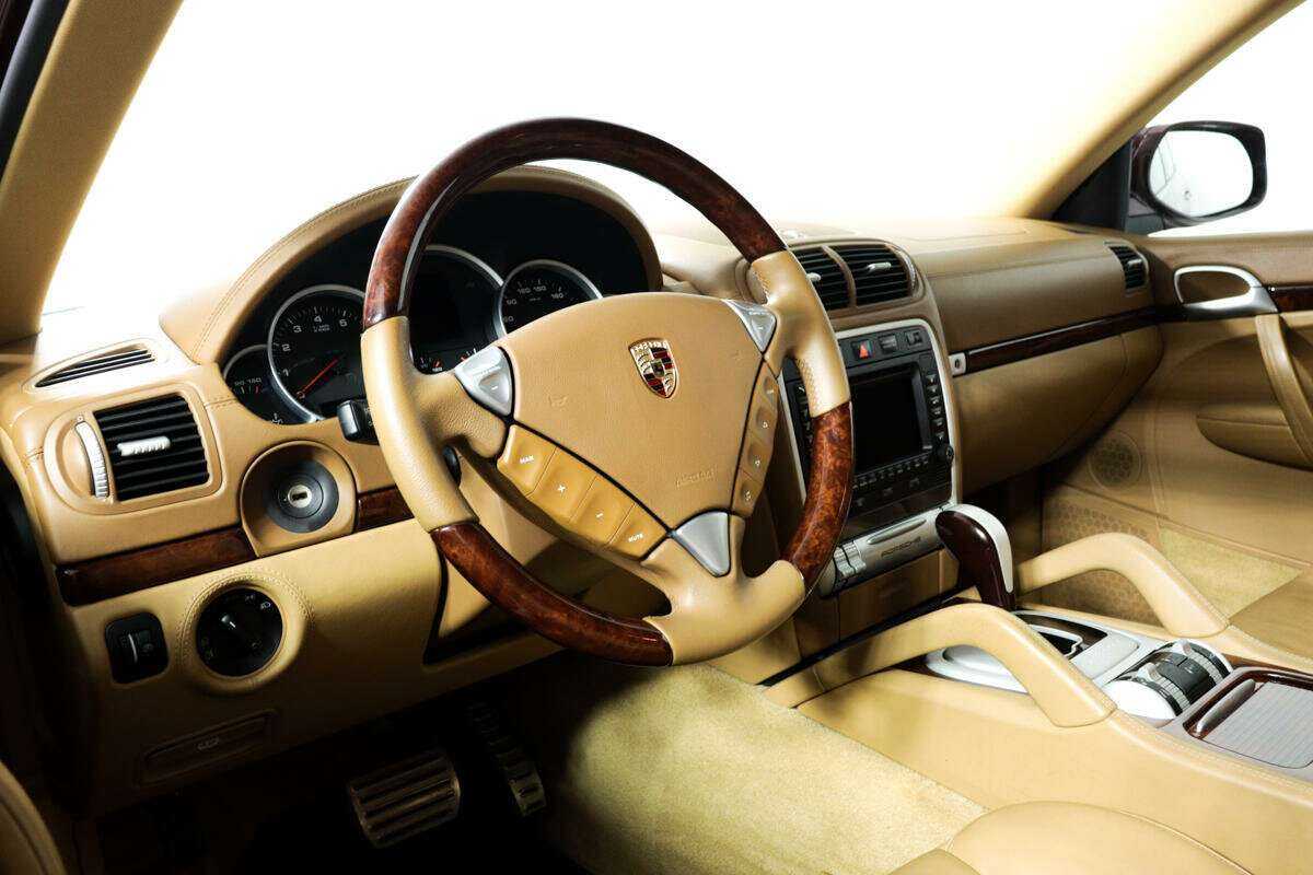 Porsche Cayenne с пробегом — 2008 год. Фото: #12