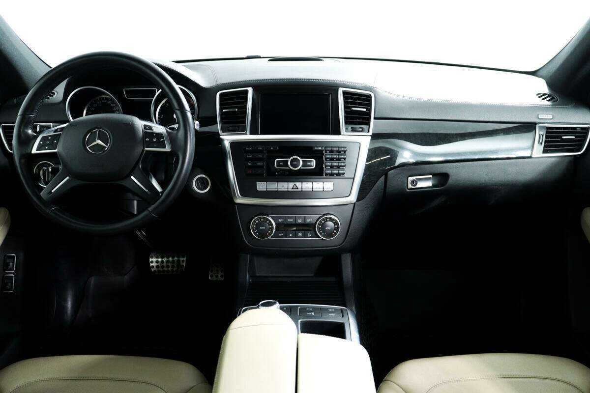 Mercedes-Benz GL-Класс с пробегом — 2015 год. Фото: #10