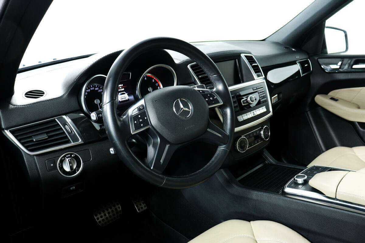 Mercedes-Benz GL-Класс с пробегом — 2015 год. Фото: #12