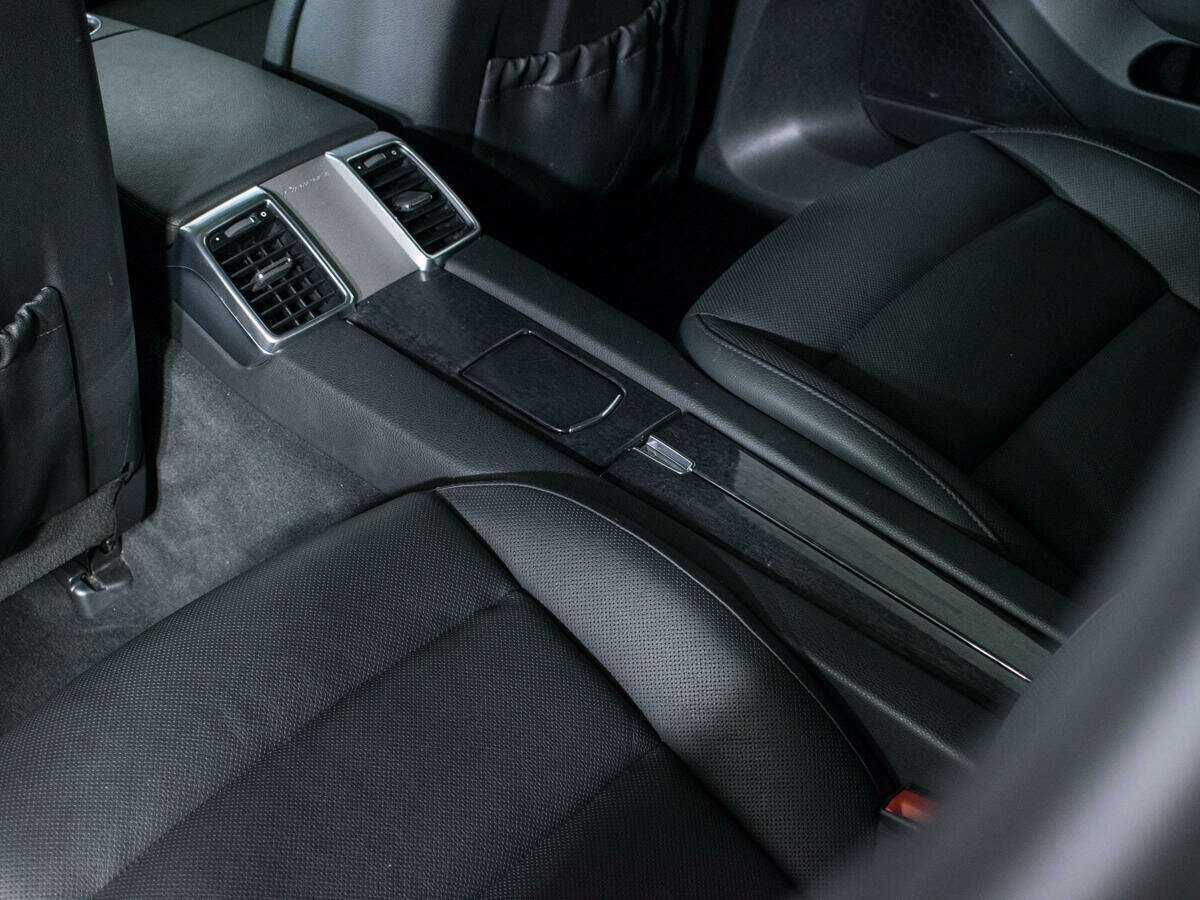 Porsche Panamera с пробегом — 2010 год. Фото: #13