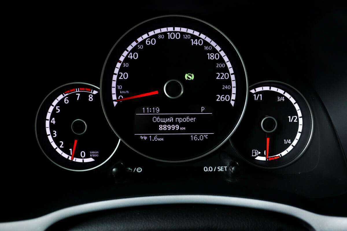 Volkswagen Beetle с пробегом — 2014 год. Фото: #9