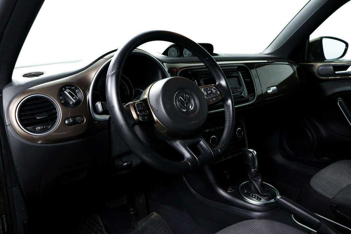 Volkswagen Beetle с пробегом — 2014 год. Фото: #12