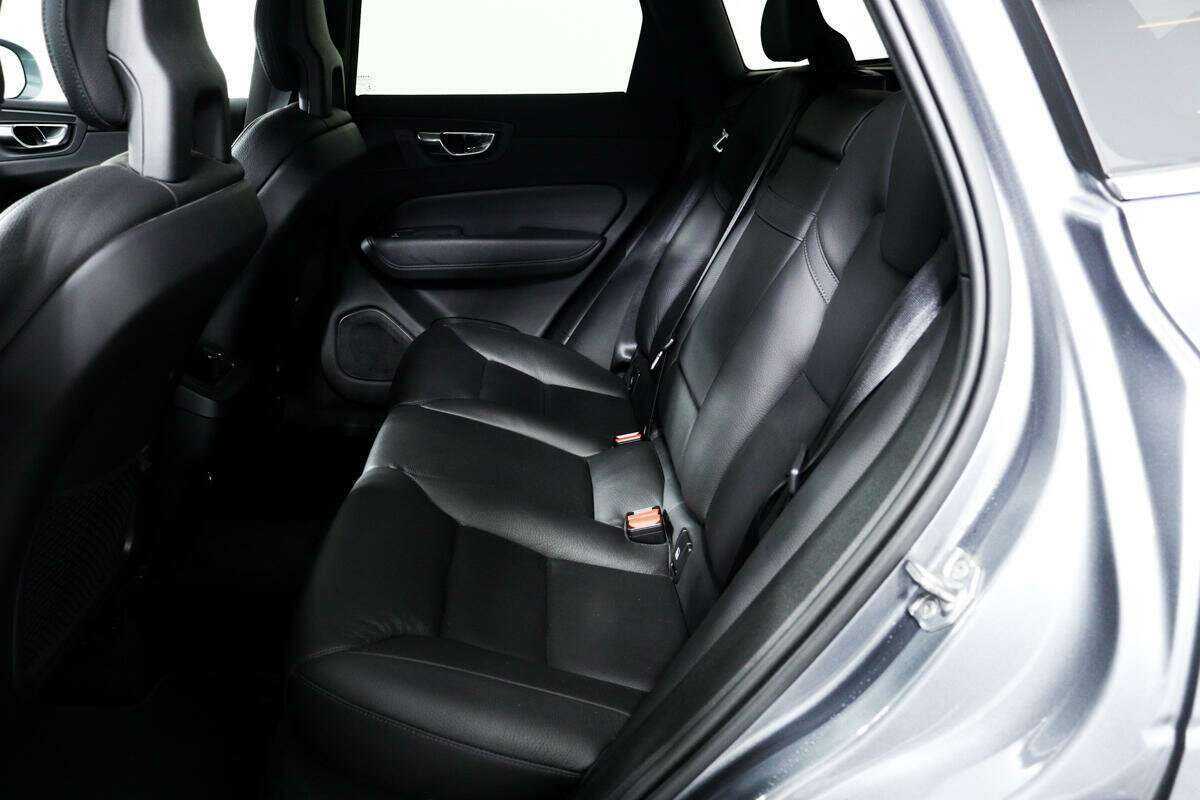 Volvo XC60 с пробегом — 2018 год. Фото: #11