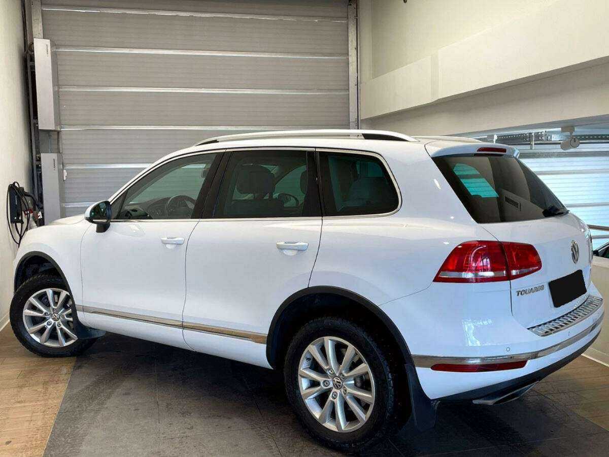 Volkswagen Touareg с пробегом — 2015 год. Фото: #5