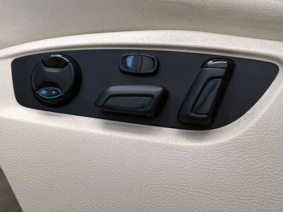 Volkswagen Touareg с пробегом — 2015 год. Фото: #12