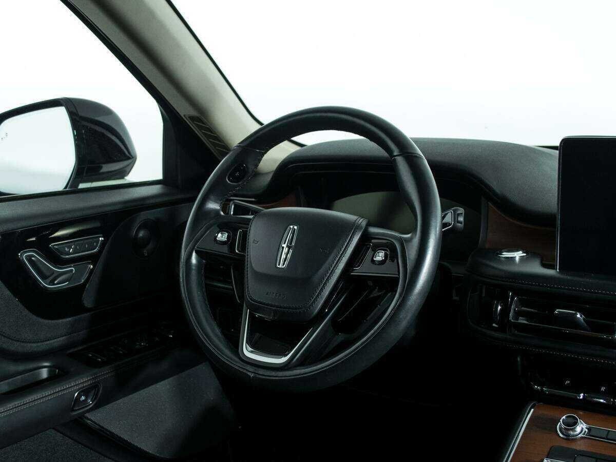 Lincoln Aviator с пробегом — 2020 год. Фото: #11