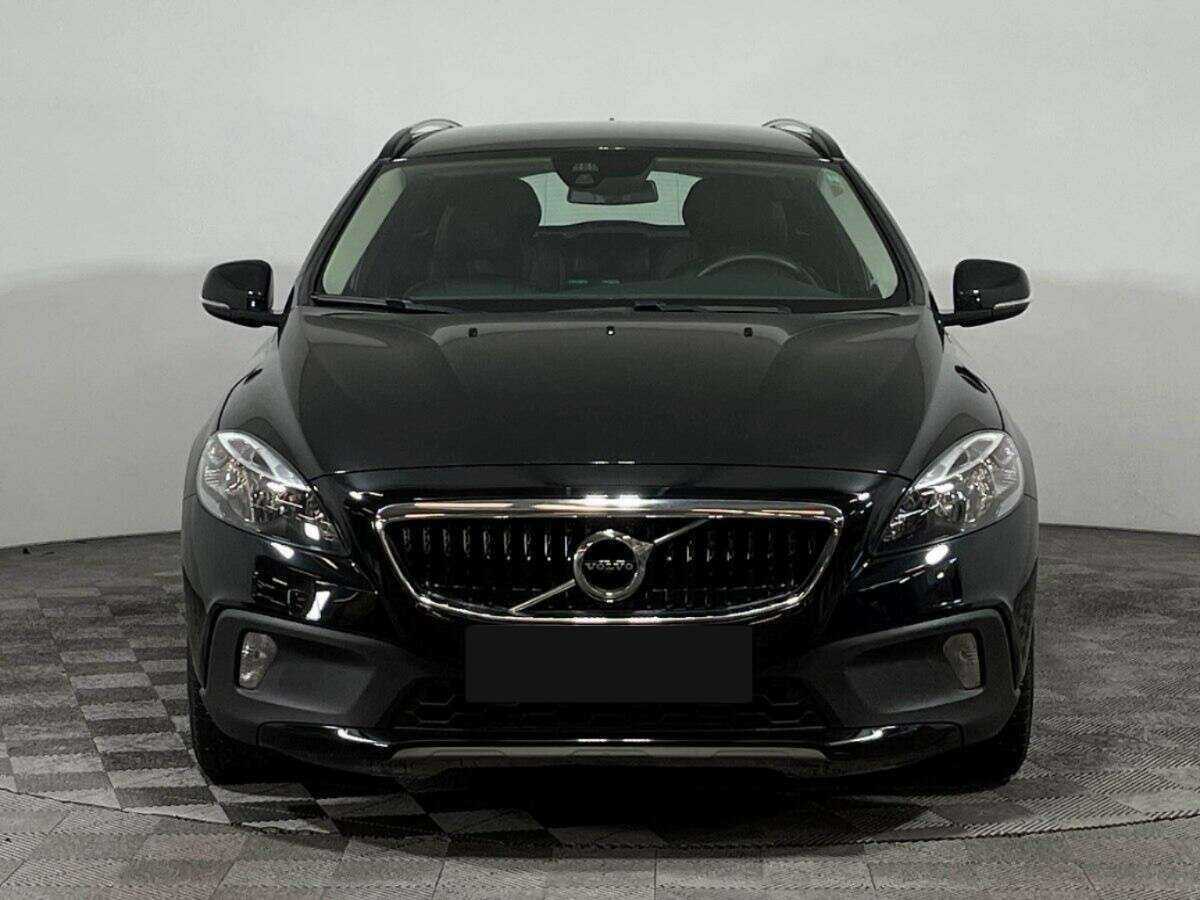 Volvo V40 Cross Country с пробегом — 2017 год. Фото: #1