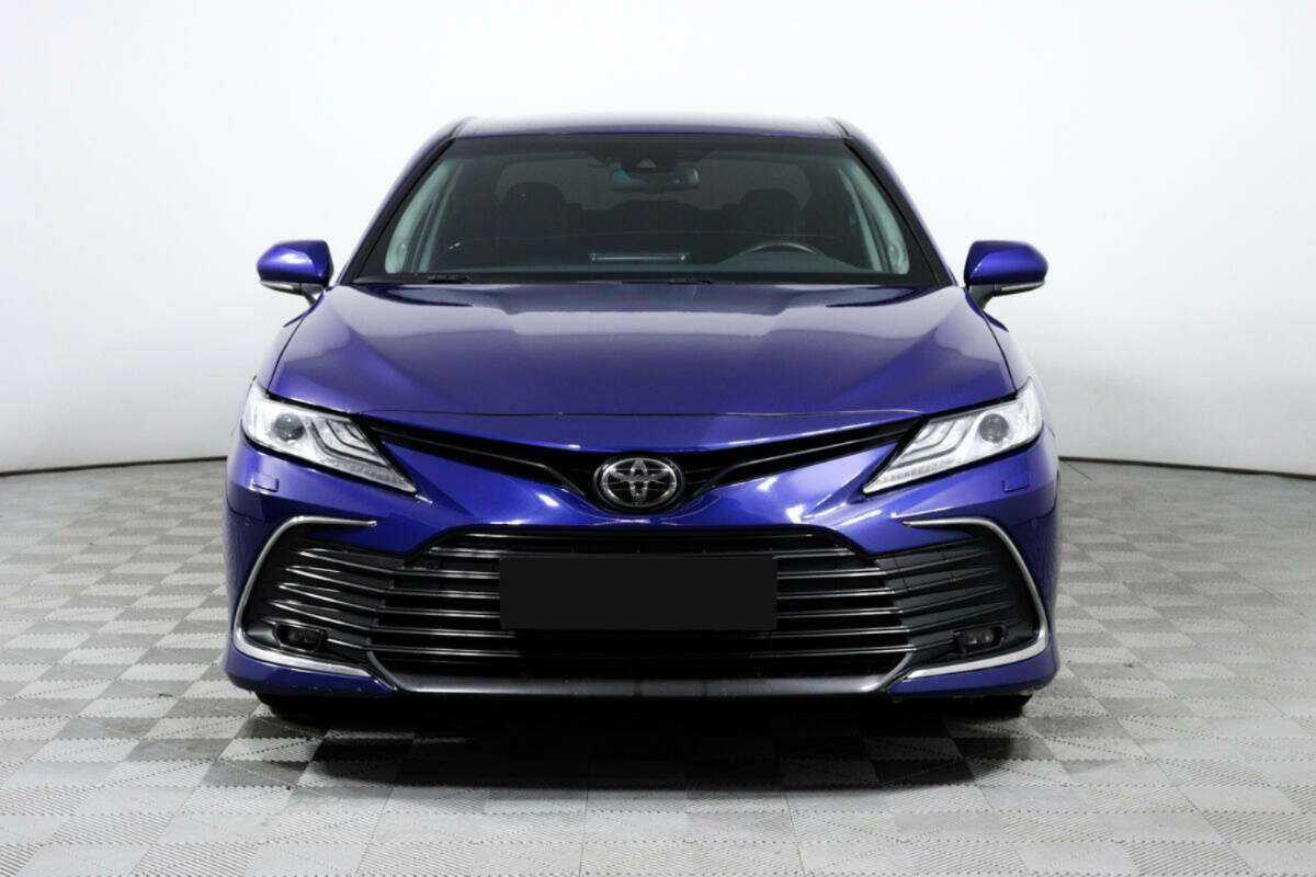 Toyota Camry с пробегом — 2021 год. Фото: #1