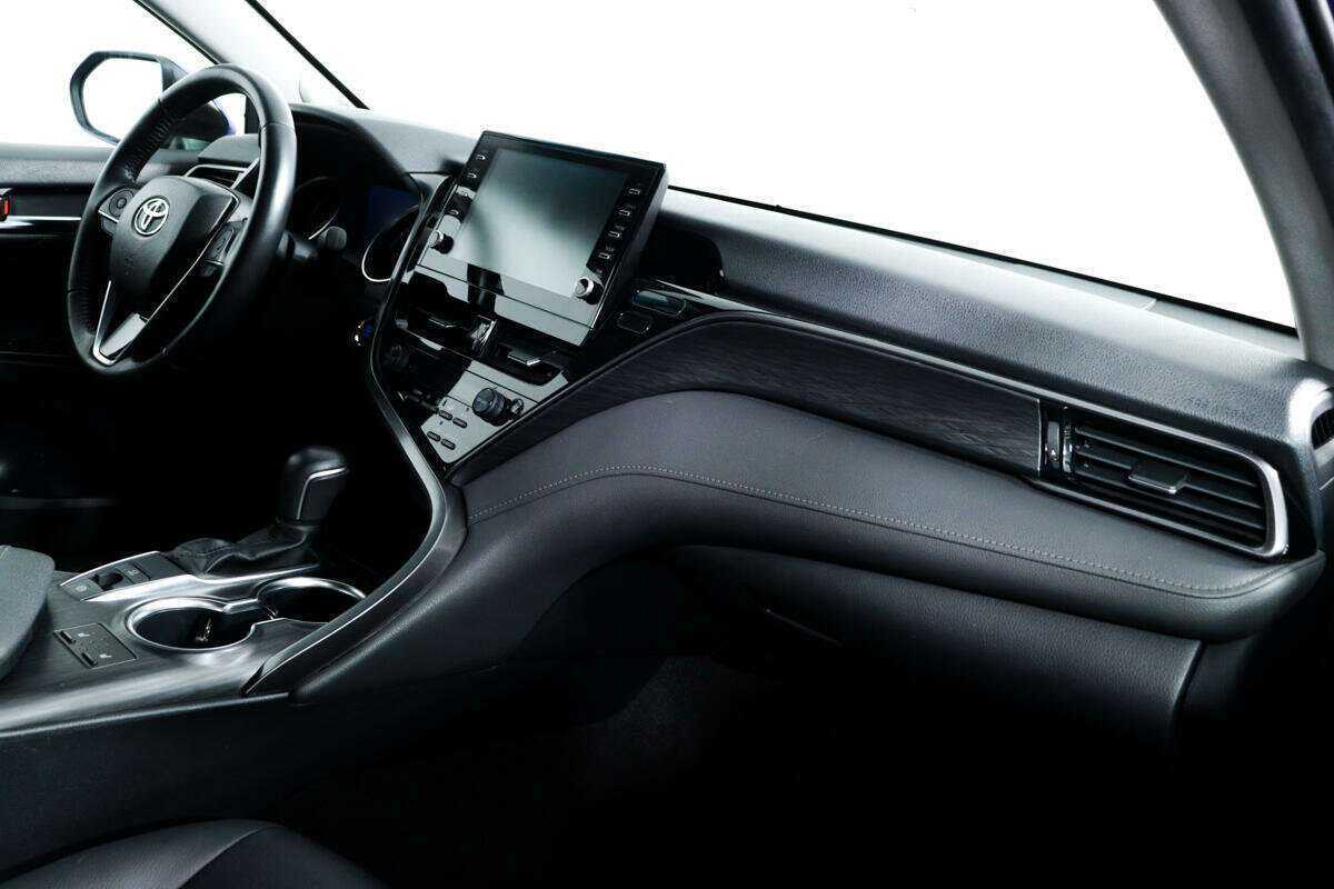 Toyota Camry с пробегом — 2021 год. Фото: #8