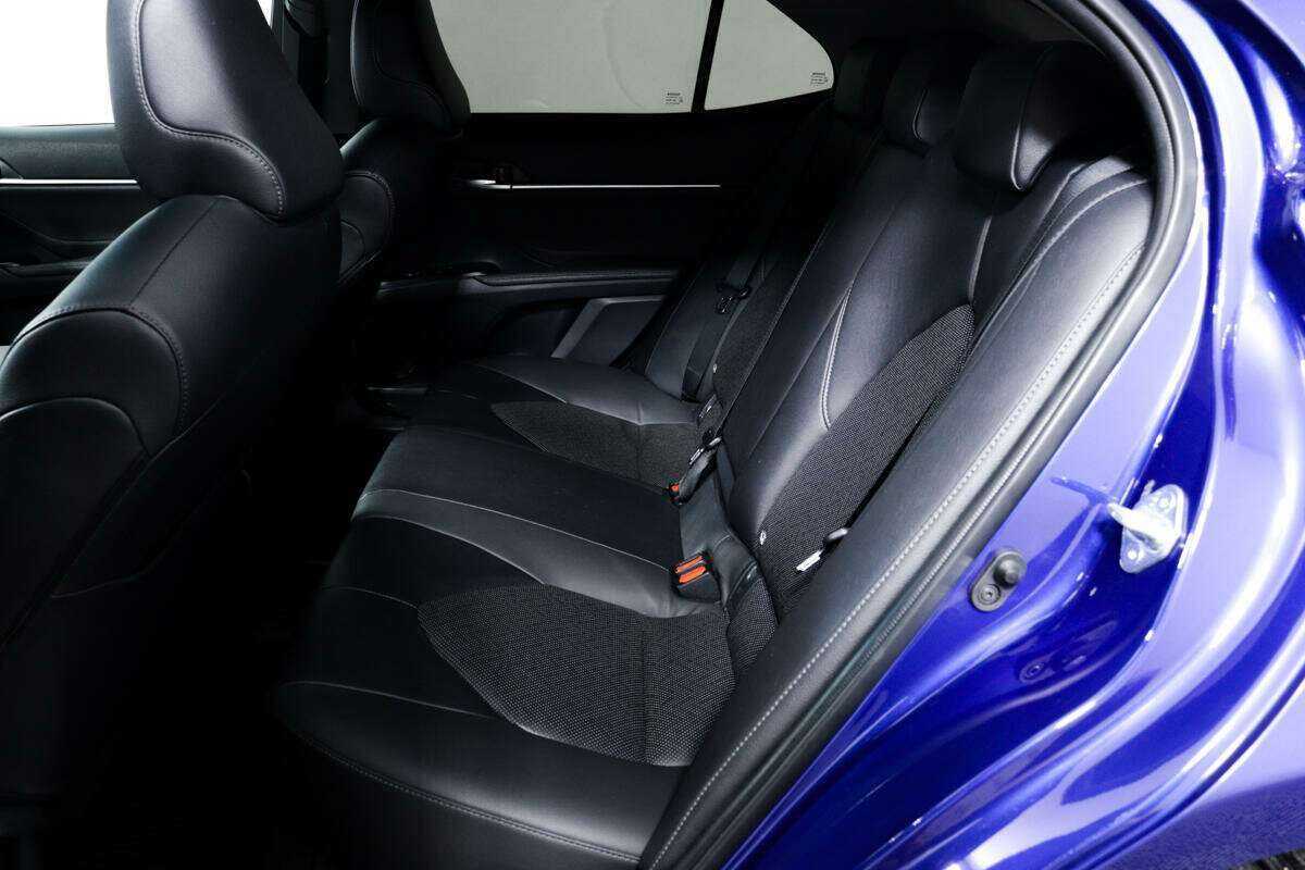 Toyota Camry с пробегом — 2021 год. Фото: #11