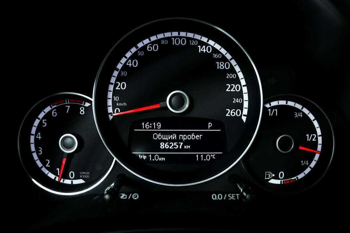 Volkswagen Beetle с пробегом — 2014 год. Фото: #9