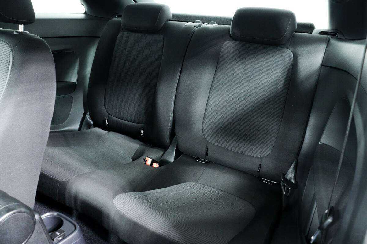 Volkswagen Beetle с пробегом — 2014 год. Фото: #11