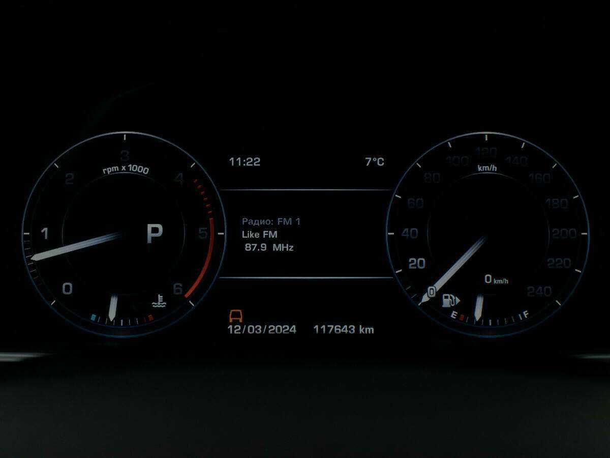 Land Rover Range Rover Sport с пробегом — 2014 год. Фото: #14