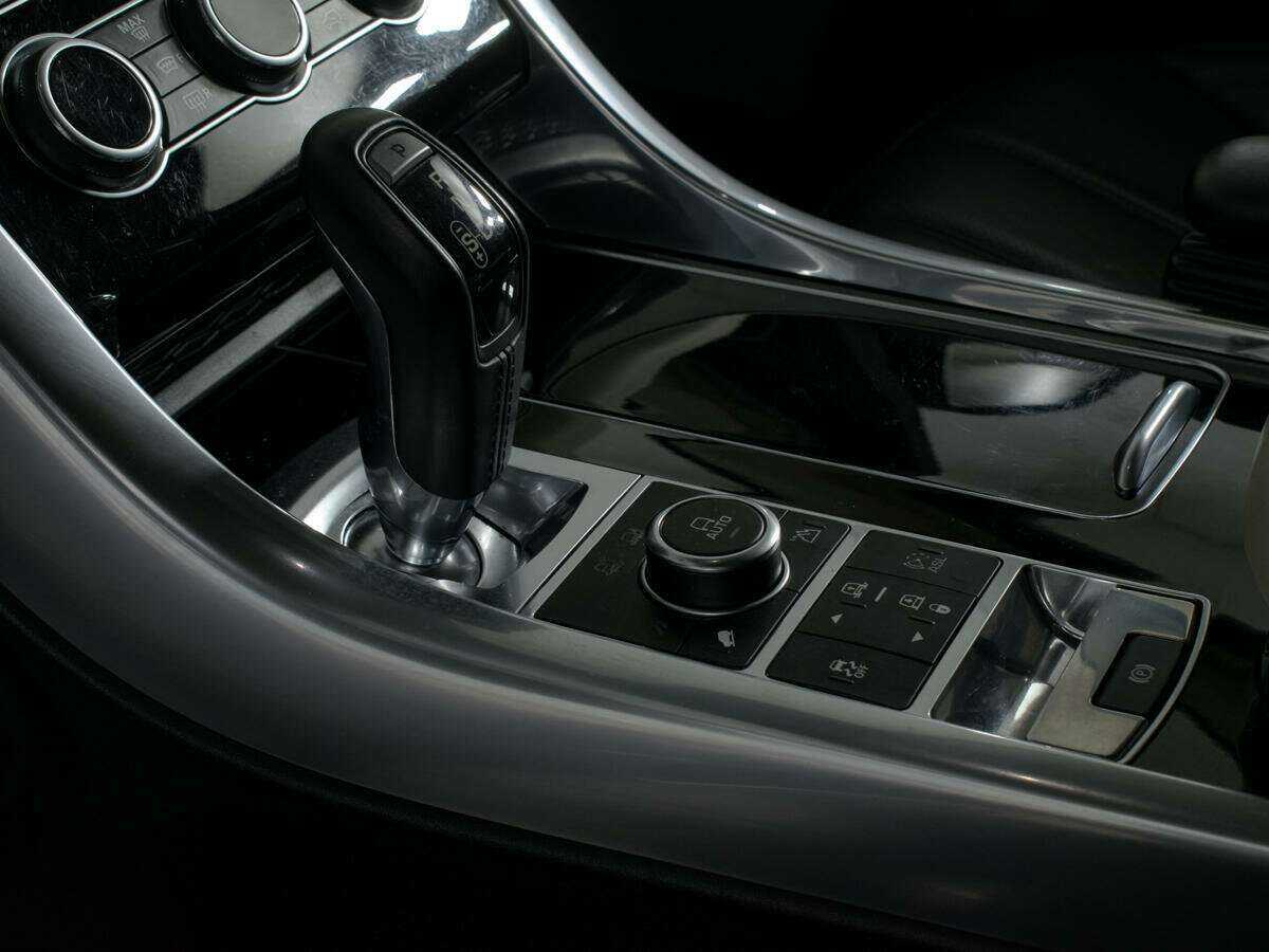 Land Rover Range Rover Sport с пробегом — 2014 год. Фото: #16