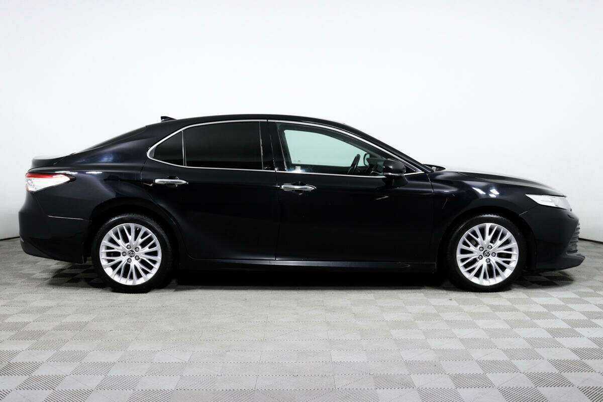 Toyota Camry с пробегом — 2018 год. Фото: #3