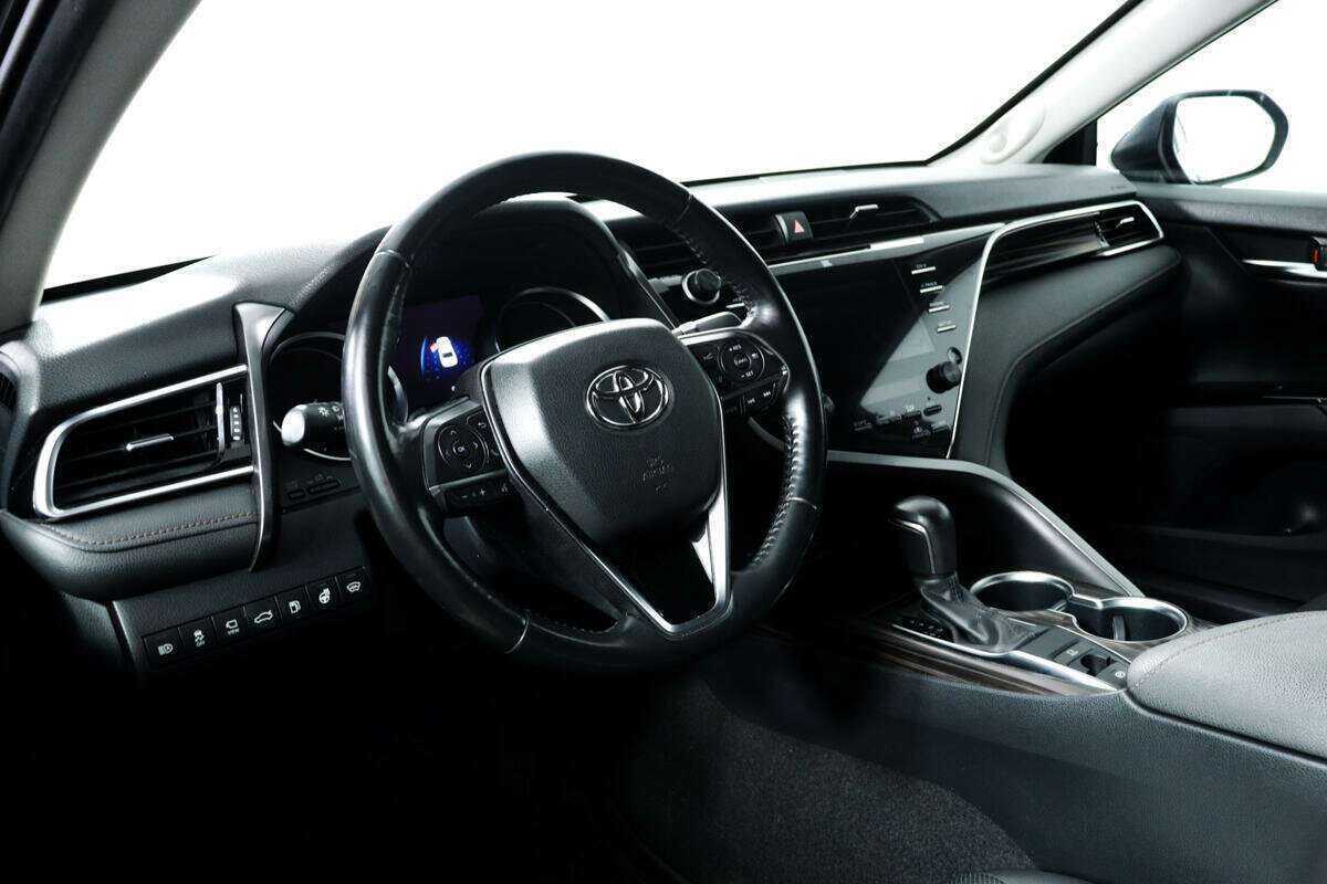 Toyota Camry с пробегом — 2018 год. Фото: #12