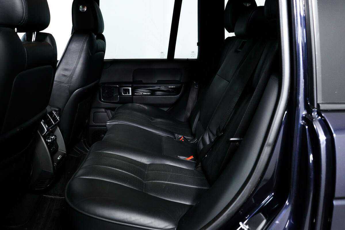 Land Rover Range Rover с пробегом — 2011 год. Фото: #10