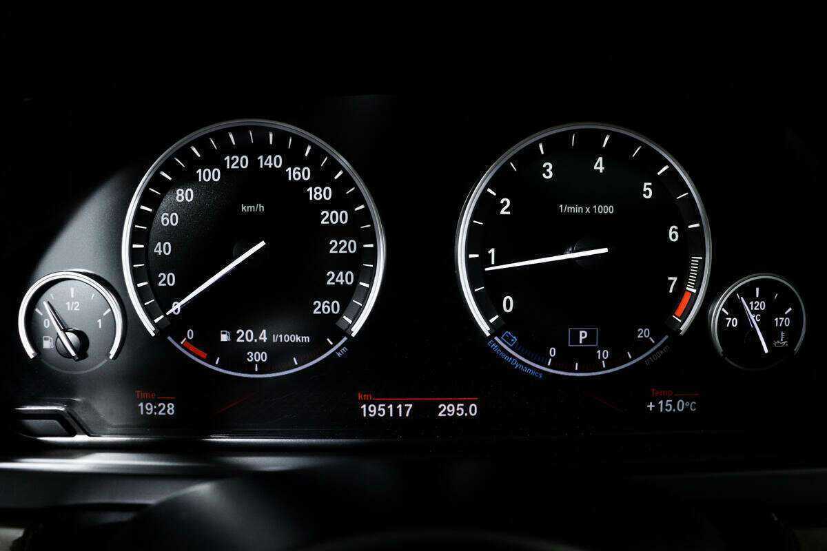 BMW 7 серии с пробегом — 2011 год. Фото: #8