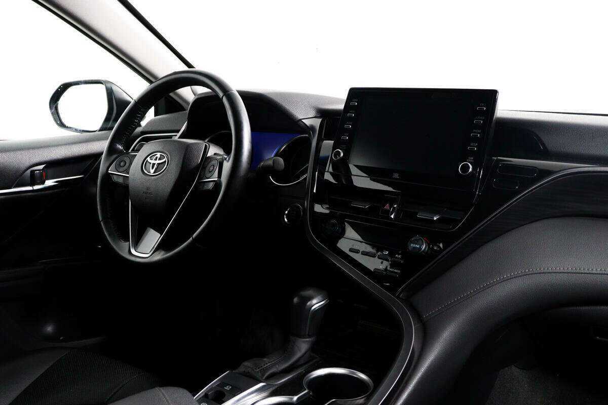 Toyota Camry с пробегом — 2021 год. Фото: #8