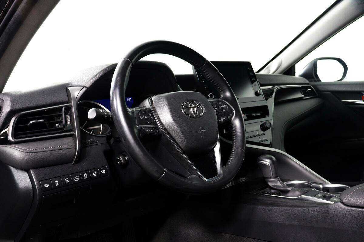 Toyota Camry с пробегом — 2021 год. Фото: #12