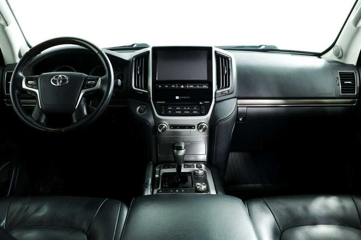 Toyota Land Cruiser с пробегом — 2016 год. Фото: #10