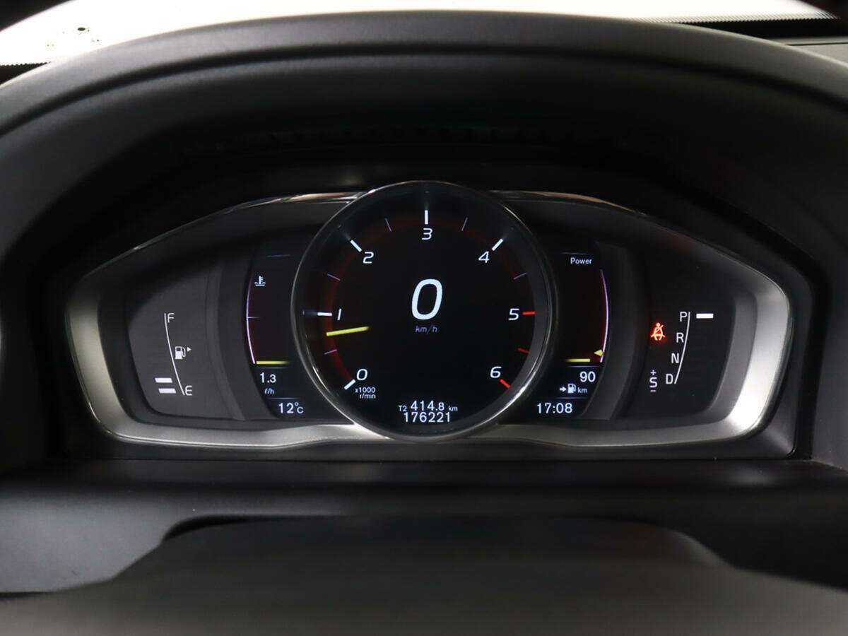 Volvo XC60 с пробегом — 2015 год. Фото: #9