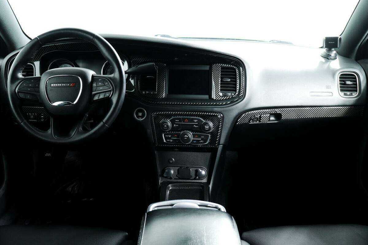 Dodge Charger с пробегом — 2019 год. Фото: #10