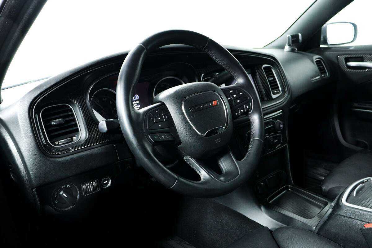 Dodge Charger с пробегом — 2019 год. Фото: #12