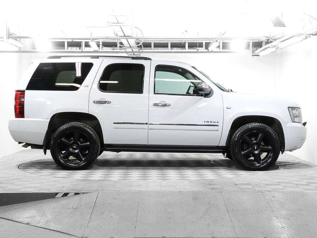 Chevrolet Tahoe с пробегом — 2011 год. Фото: #3