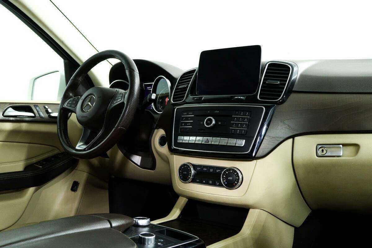 Mercedes-Benz GLE с пробегом — 2018 год. Фото: #8