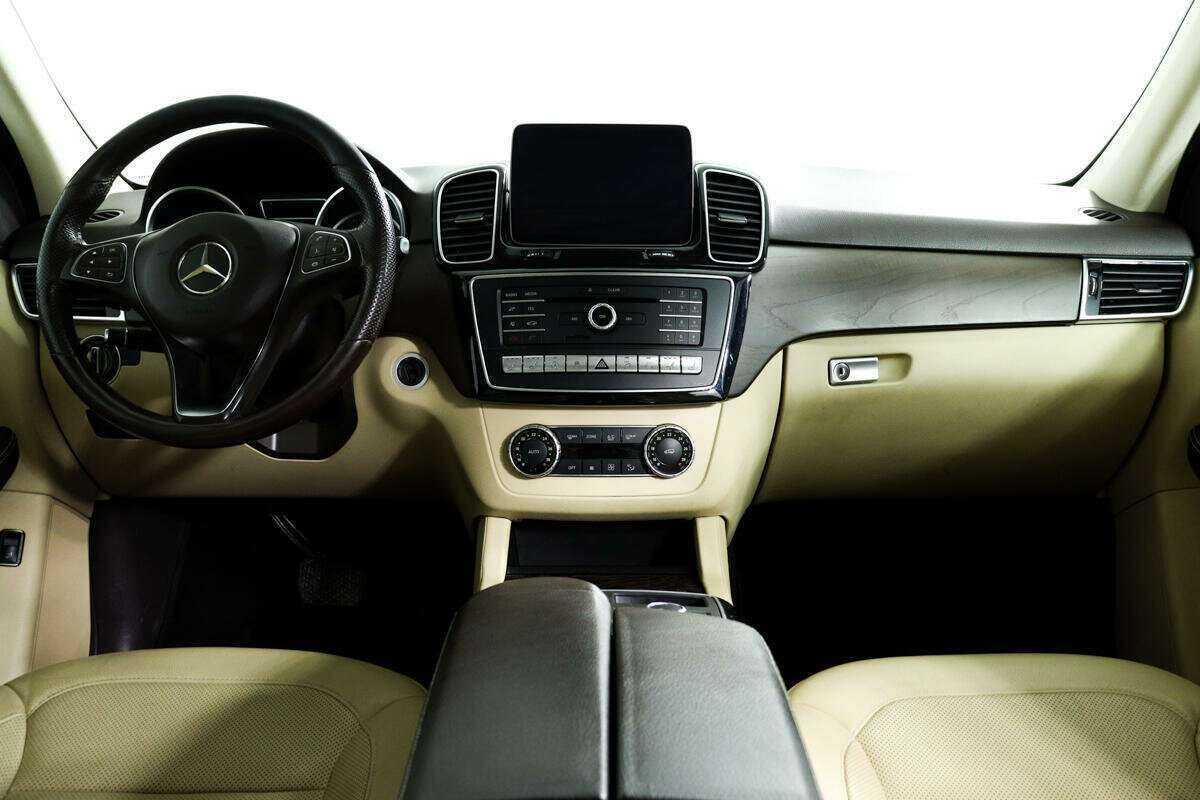 Mercedes-Benz GLE с пробегом — 2018 год. Фото: #10