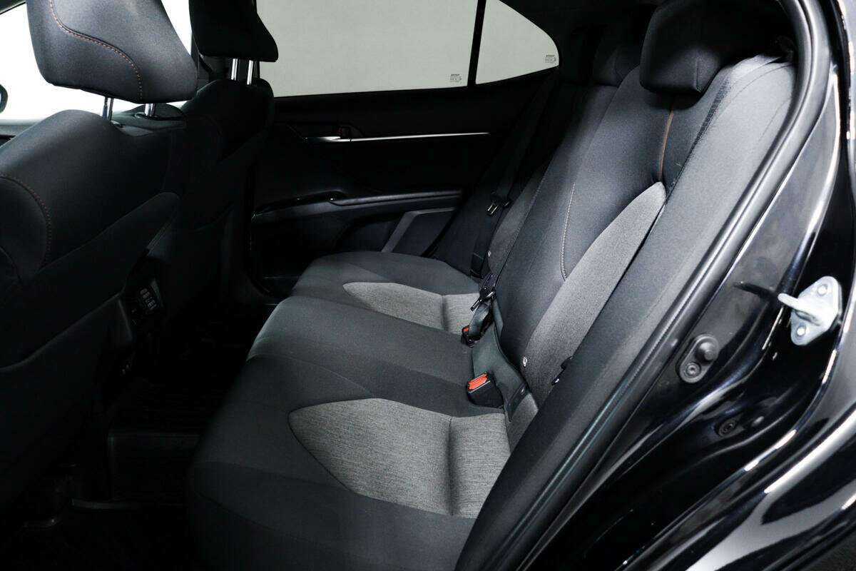 Toyota Camry с пробегом — 2019 год. Фото: #10